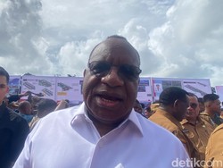Mendagri Copot Bupati Mimika Eltinus Omaleng, Tunjuk Johannes Jadi Pengganti