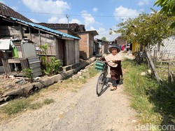 Haru Surini Bakul Sayur Rembang Naik Haji Usai Nabung 49 Tahun