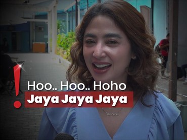 img-title Video Penampilannya Viral, Dewi Perssik: Kalo Diem Dilempar Botol Minuman