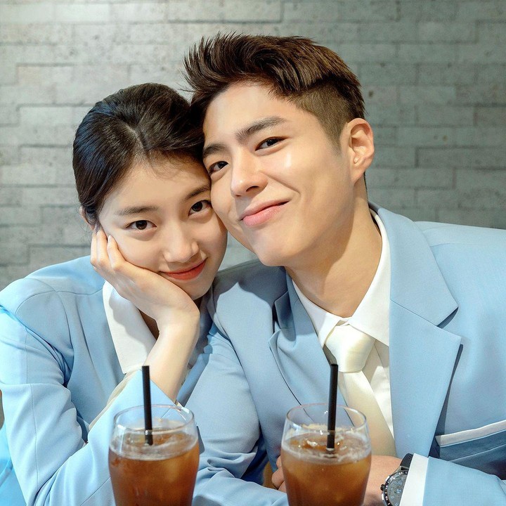 <p>Di film ini, Park Bo Gum dan Suzy beperan sebagai awak kabin penerbangan sekaligus sepasang kekasih. (Foto: Instagram @acemaker.movie)</p>