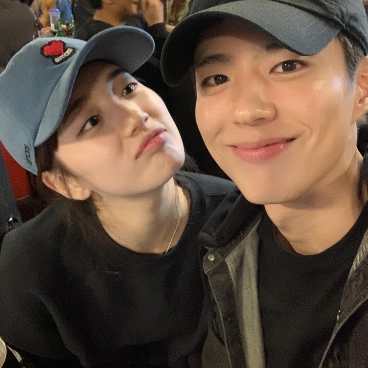 <p>Foto-foto yang dibagikan oleh Park Bo Gum di Instagramnya ini lantas membuat penggemar semakin tak sabar dengan duet akting mereka di film bioskop tersebut. (Foto: Instagram @bogummy)</p>