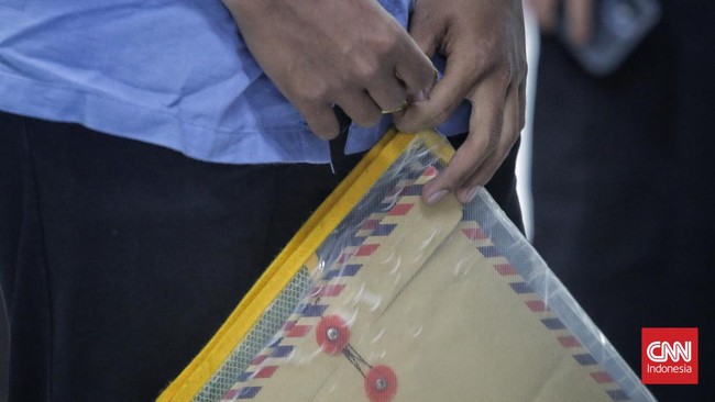 Viral SMK di Lubuklinggau Beri Selamat ke Alumni Kerja di Minimarket SMK PGRI Lubuklinggau percaya bahwa setiap kerja keras layak dihargai, setiap niat baik patut diberi ruang dan setiap anak, punya hak untuk bersinar.