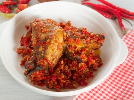 9 Resep Ayam dengan Berbagai Bumbu yang Enak untuk Menu Lauk Sehari-hari