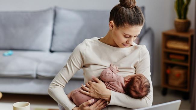 Kepala Bayi ASI Bergetar saat Menyusu, Normalkah? Kenali Penyebab dan Cara Mengatasinya