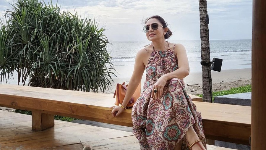 Kulineran Seru Mayangsari, Tumpengan di Rumah hingga Ngopi di Pinggir Pantai Kulineran Seru Mayangsari, Tumpengan di Rumah hingga Ngopi di Pinggir Pantai