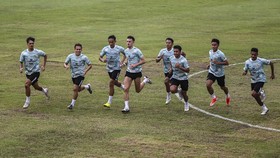 Apa Alasan Timnas Indonesia Latihan Perdana di Lapangan B?