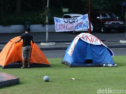 Respons Kampus Saat Mahasiswa UGM Berkemah di Balairung Protes Uang Pangkal
