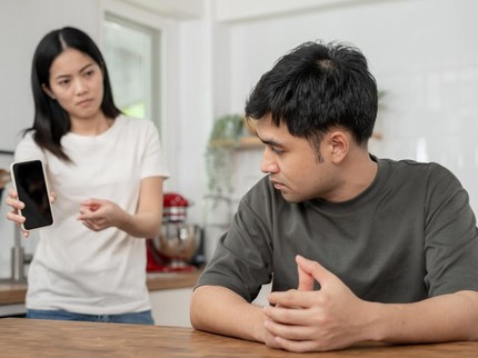 Syok Banget! Wanita Itu Kirim Bukti Chat Mesra, Ngakunya Selingkuhan Suamiku
