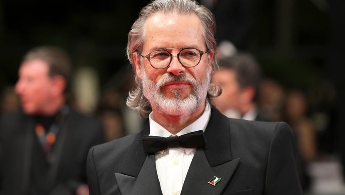 Vanity Fair Prancis Dikecam Imbas Photoshop Foto Hilangkan Pin Bendera Palestina