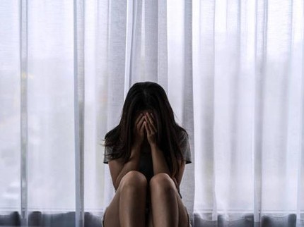 7 Cara Menurunkan Ego yang Tinggi dalam Diri, Gampang Dilakukan Bun!