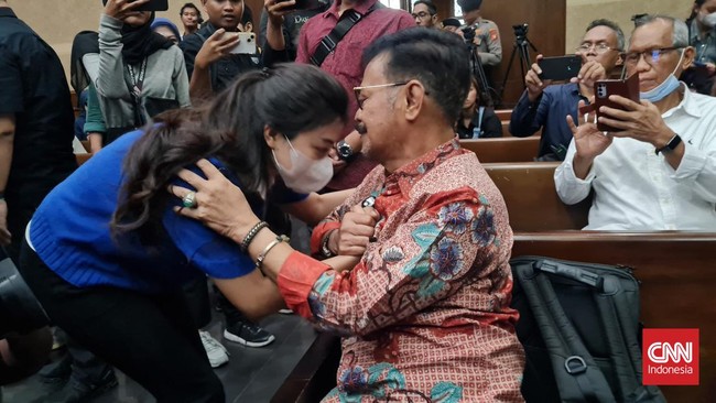 Syahrul Yasin Limpo mengeklaim tak pernah meminta ajudannya Panji Hartanto untuk membelikan mobil baru untuk putrinya, Indira Chunda Thita.