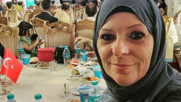 BEKERJA SEBAGAI JURNALIS DAN AKTIVIS PRO-PALESTINA