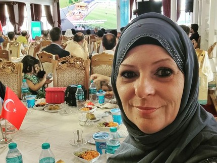 7 Fakta Menarik Lauren Booth, Adik Ipar Eks PM Inggris Aktif Bela Palestina & Mualaf