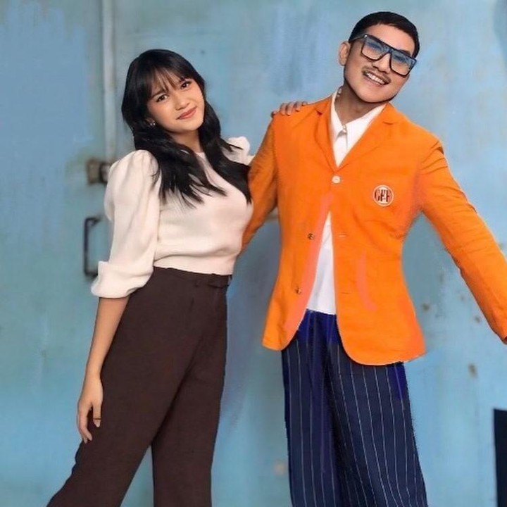 <p>Hubungan Yana Julio dengan A'isyah Raihan Fadhilah terbilang cukup dekat. Ia kerap mengunggah potret keseruan bersama sang putri ke media sosial. (Foto: Instagram @yanajulio60)</p>