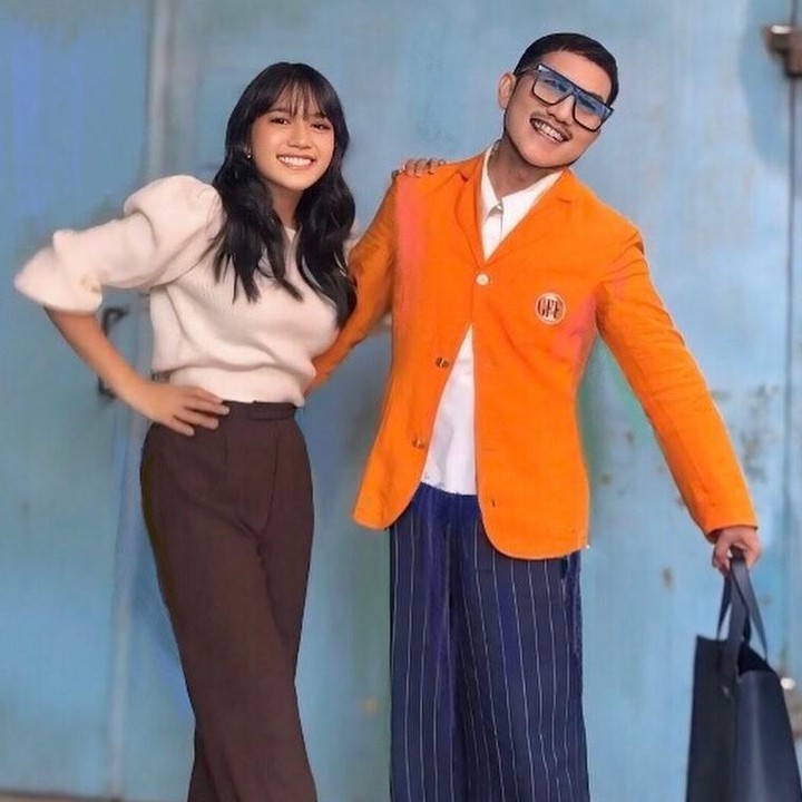 <p>A'isyah Raihan Fadhilah merupakan putri kedua dari tiga bersaudara. Ia memiliki kakak bernama Diza dan adik bungsu yaitu Khalisa. (Foto: Instagram @yanajulio60)</p>