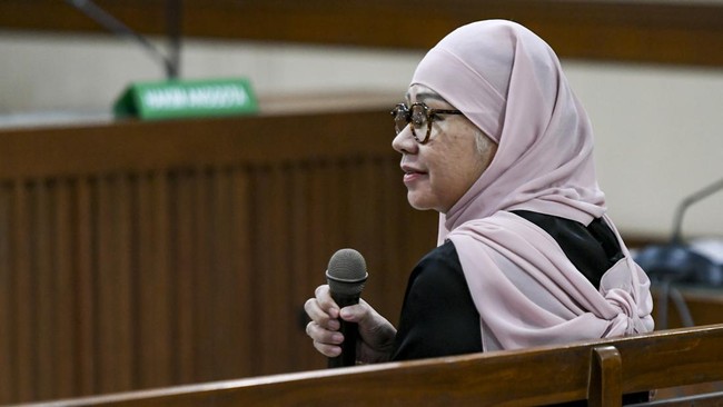 Direktur Utama PT Pertamina periode 2009-2014 Karen Agustiawan mengajukan banding karena tidak terima dengan putusan majelis hakim.