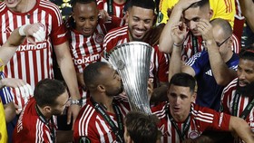 FOTO: Sejarah Tercipta, Olympiacos Juara Europa Conference League