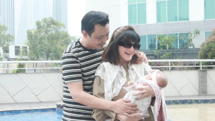 Potret Baby Aleesya Anak Kiki Amalia