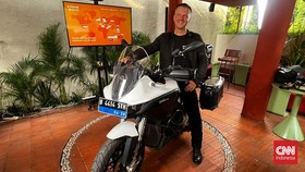 Tips Keliling Dunia Pakai Motor Listrik