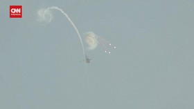 VIDEO: Penampakan Helikopter Israel Tembaki Wilayah Rafah di Gaza
