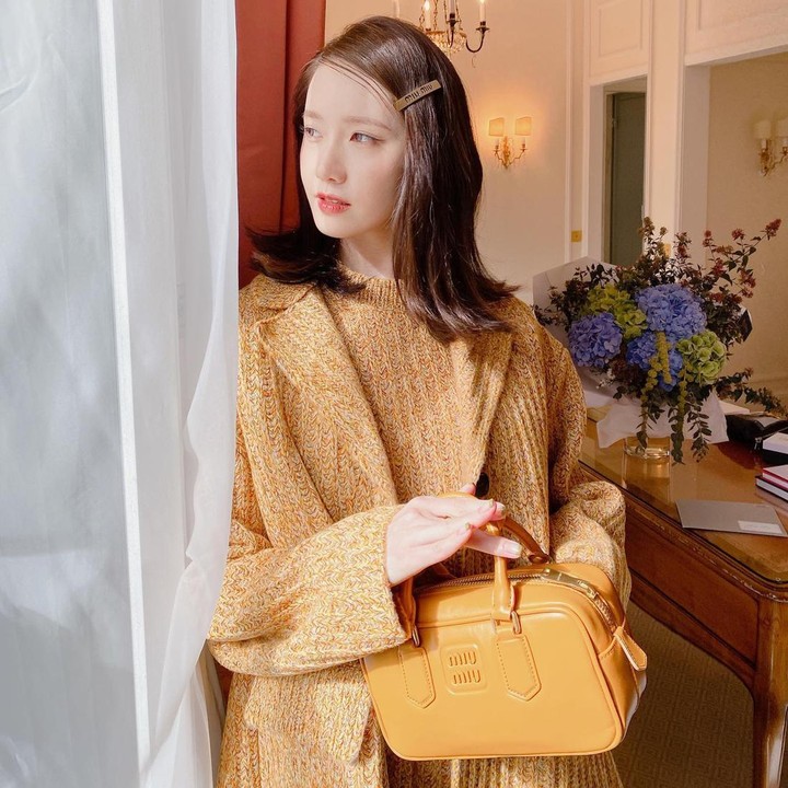 <p>Meski sudah berkepala tiga, kecantikan Yoona tak juga luntur ya, Bunda? Aktris kelahiran Seoul itu masih tetap awet muda dan terlihat menggemaskan. (Foto: Instagram @yoona__lim)</p>