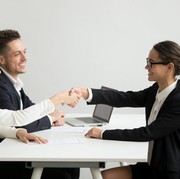 7 Cara Efektif Membuat HR Terkesan Saat Wawancara Kerja, Kamu Perlu Sontek!