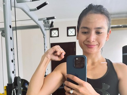 5 Potret Acha Septriasa di Australia Makin Bugar, Kini Tekuni Olahraga Pilates Reformer