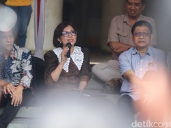 Temui Mahasiswa yang Kemah di Kampus, Rektor UGM Pastikan Tak Ada Uang Pangkal