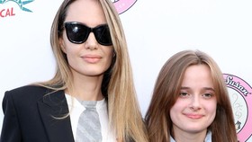 Anak Bungsu Angelina Jolie-Brad Pitt Buang Nama Bapaknya di Kredit