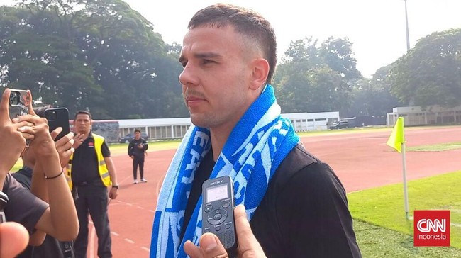 Verdonk Blak-blakan Sempat Dilirik PSV Eindhoven Bek Timnas Indonesia Calvin Verdonk menyatakan sempat ada komunikasi antara pihak klub PSV dengan agen yang mengurusi kontrak profesionalnya.
