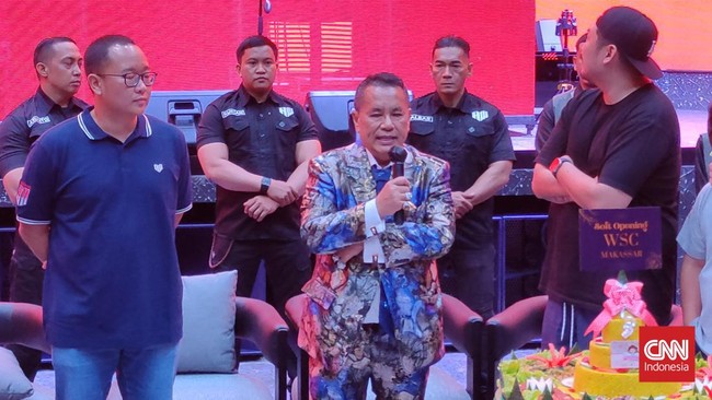 W Super Club Makassar tutup sementara waktu imbas polemik rayuan Hotman Paris terhadap wanita Bugis nan dinilai menyinggung adat.