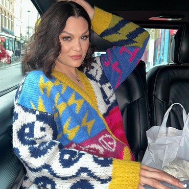 Jessie J Utarakan Permintaan Maaf Batal Tampil di Konser David Foster
