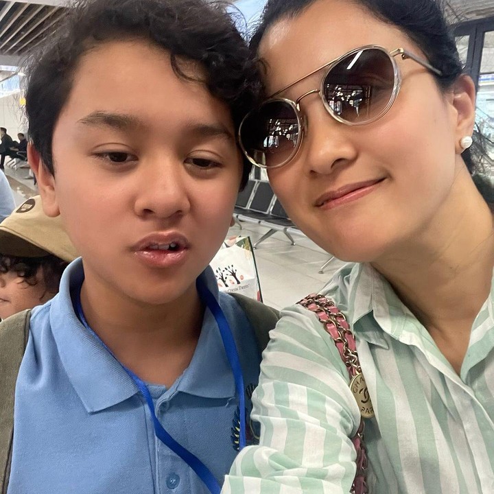 <p>"Hai terima kasih ya sudah temanin Magali," ungkap Marcella sambil mengabadikan momen kala menghampiri sang putra. (Foto: Instagram: @marcella.zalianty)</p>