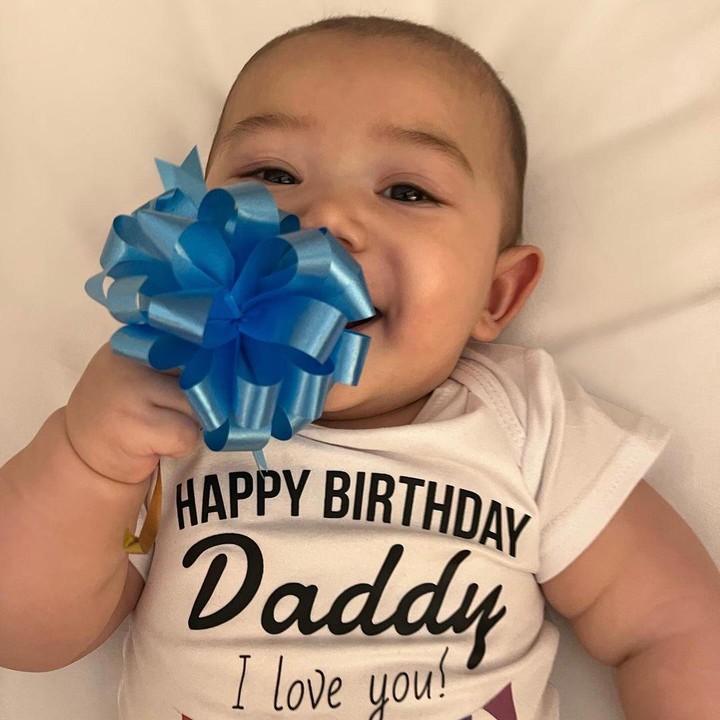 <p>Pangeran Johan sebentar lagi berusia dua tahun. Parasnya yang tampan dan menggemaskan mencuri perhatian netizen nih. (Foto: Instagram @ljo_)</p>