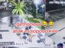Mesranya Sejoli Terekam CCTV Bercumbu di Trotoar Balai Kota Surabaya