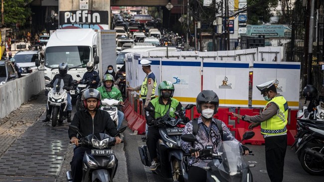 Pj Gubernur DKI Jakarta Heru Budi Hartono menyampaikan permohonan maaf atas galian pipa air bersih di sejumlah ruas jalan mengakibatkan kemacetan di Jakarta.