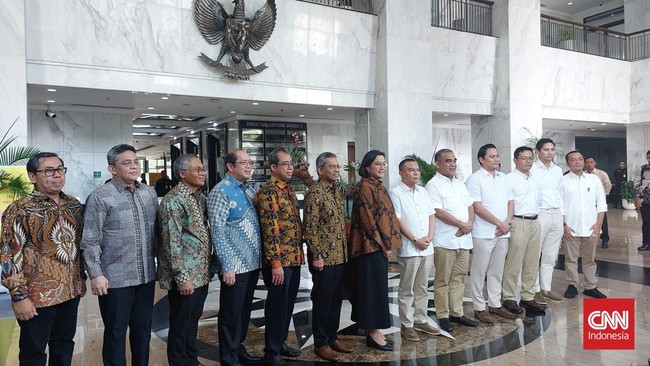 Tim Gugus Tugas Sinkronisasi Prabowo Subianto-Gibran Rakabuming mengklaim intens berkomunikasi dengan Menteri Keuangan Sri Mulyani sejak dua bulan terakhir.