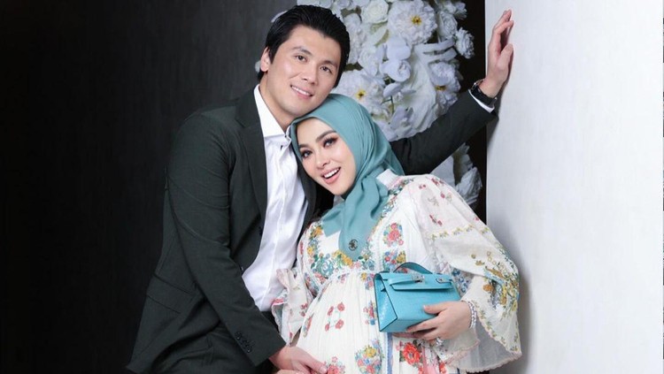 Syahrini Hamil