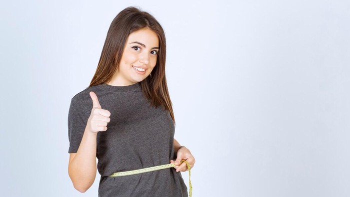 img-title Terlihatnya Remeh, Tapi 5 Kebiasaan Ini Efektif untuk Turunkan Berat Badan Lho!