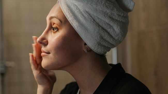 3 Rekomendasi Skincare untuk Mengecilkan Pori-Pori, Bikin Kulit Sehat dan Flawless!