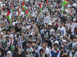 Suara Bergetar Peserta Aksi Bela Palestina: Kejahatan Israel Benar-benar Besar!
