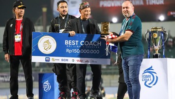 Kabar Sport CNN Terbaru : Hodak Bawa Persib Hattrick Juara, Siapa Pelatih Bergelar Terbanyak?