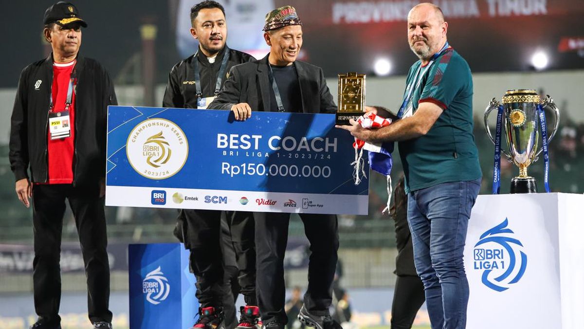 Hodak Bawa Persib Hattrick Juara, Siapa Pelatih Bergelar Terbanyak?