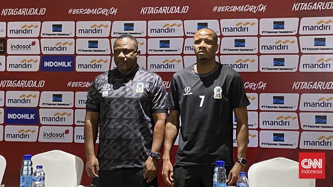 Pelatih Tanzania Hemed Suleiman Ali memberikan banyak pujian untuk Indonesia jelang pertandingan uji coba di Stadion Madya, Jakarta, Minggu (2/6).