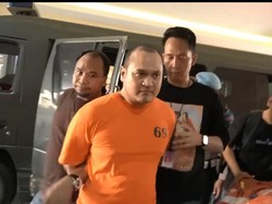 Tampang Buron Nomor 1 Thailand Berbaju Tahanan Usai Diringkus di Bali