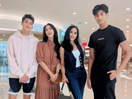 5 Potret Putra Diah Permatasari & Maudy Koesnaedi Bertemu, Disebut Twin Tower