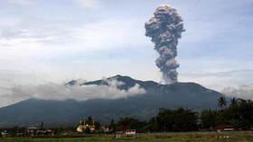 Gunung Marapi Erupsi Lagi, Sudah Meletus 23 Kali hingga Selasa Siang