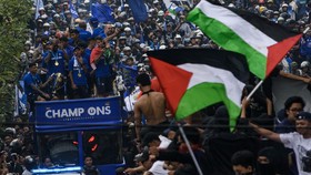 FOTO: Perayaan Persib Juara Liga 1, Bandung Jadi Biru