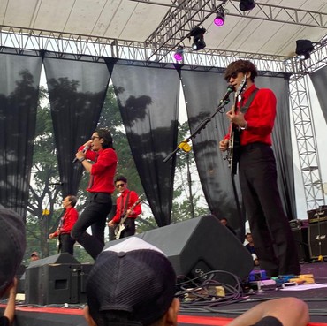 Pihak Promotor Minta Maaf Usai Tria The Changcuters Pingsan di Atas Panggung