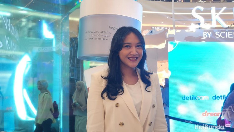 Putri Tanjung